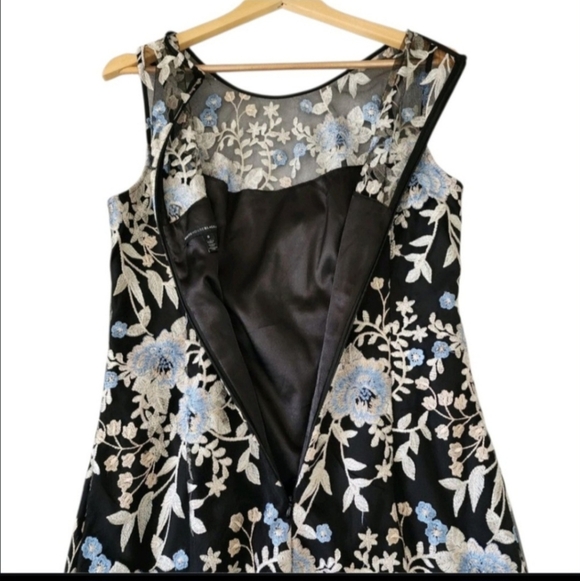 White House Black Market Dress Womens 0 Black Embroidered Lace Black Blue Roses - Picture 3 of 6